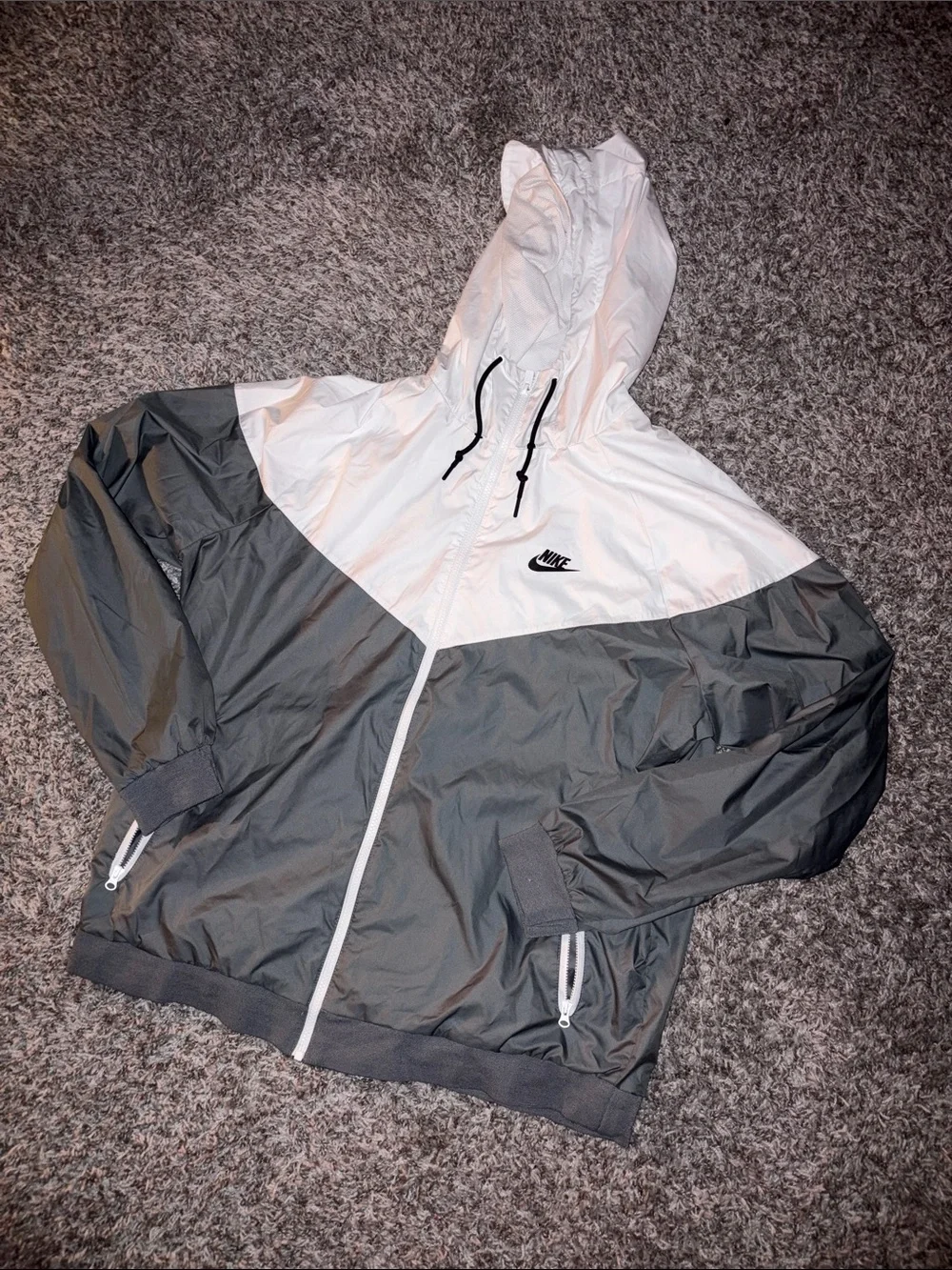 Nike Men's Two-Tone Hooded Windbreaker in White and Gray